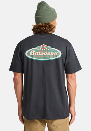Billabong RUNNER UP  - Print T-shirt - ktw