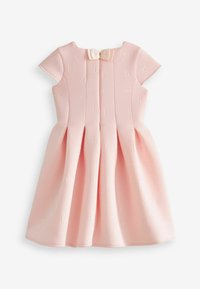 Rosa Kleid aus strukturiertem Stoff mit kurzen Ärmeln, plissiertem Rock und einer Schleifendetail auf der Rückseite. Mit geprägtem "B"-Muster über die Oberfläche.