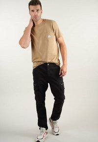 Deeluxe Original DANAKIL - Cargobroek - Black