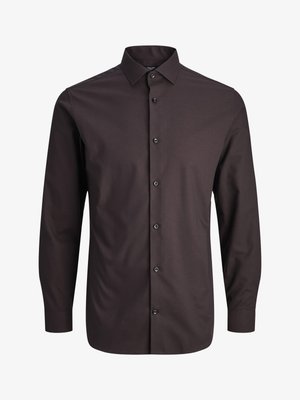 Tmavě hnědá pánská košile s dlouhým rukávem, špičatým límečkem a černými knoflíky vpředu, jednoduchý design.