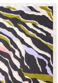 Zijde sjaal met een kleurrijk abstract patroon van zwarte, groene, roze, lila en witte golvende strepen. De randen zijn fijn gestikt.