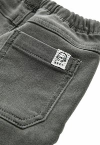 Next SUPER  PULL ON WITH STRETCH - Džíny Straight Fit - grey