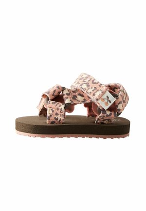 Børn-sandal med leopardmønstrede stofstropper og en brun polstret sål, sikret med justerbare velcrolukninger.