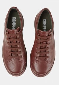 Camper RUNNER UP - Rennot nauhakengät - lila