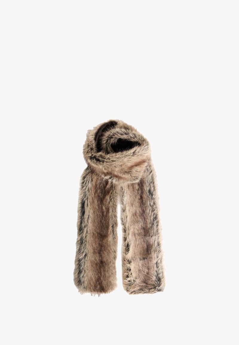 Faux-Fur-Schal in Brauntönen mit weicher Textur, breitem Design und unstrukturiertem Wickelstil, der Wärme und Komfort bietet.