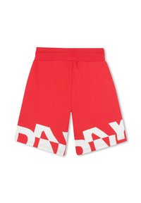 Shorts de sport rouges en tissu mélangé coton, avec de grandes lettres blanches et une coupe décontractée. Ceinture élastique pour le confort.