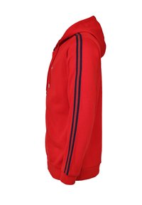 Rød hoodie med en frontlomme, snøre i hætten og marineblå striber langs ærmerne. Fremstillet af blødt, struktureret stof.
