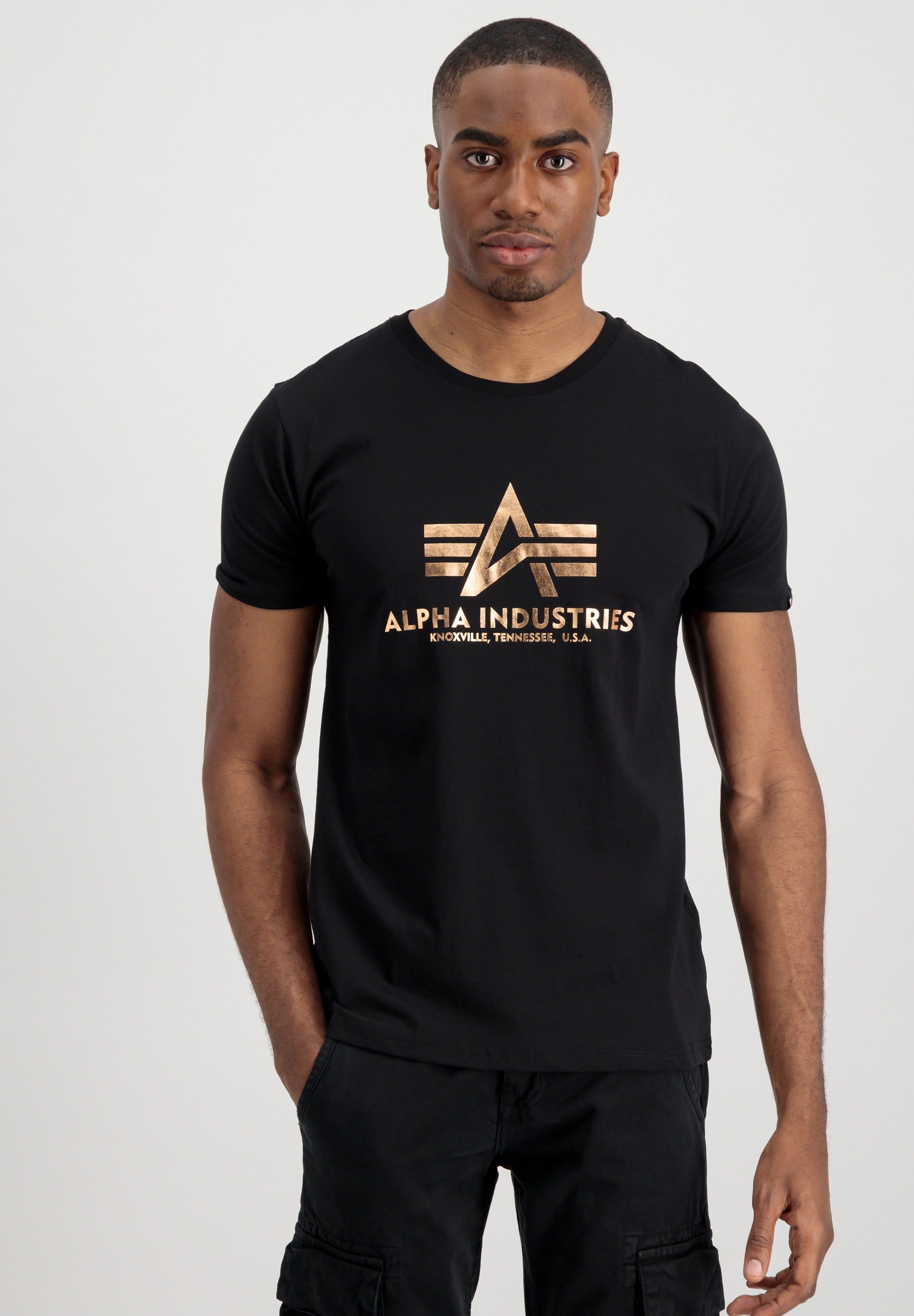Alpha Industries FOIL Print T-shirt black gold/black