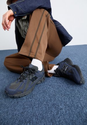 M1906 UNISEX - Joggesko - black