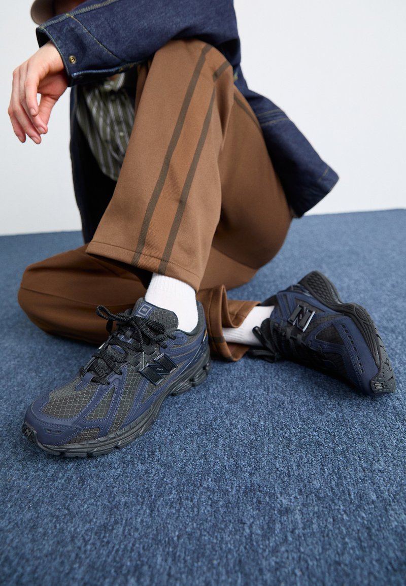 New Balance M1906 UNISEX - Joggesko - black