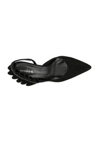 Scarpa slingback nera in suede con punta a punta, dettagli scallopati e cinturino decorato attorno al tallone. Fodera interna liscia.