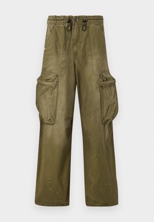 Calças cargo em verde olivo com um corte descontraído, cintura elástica, cordão, dois bolsos laterais e dois grandes bolsos cargo. Leve desgaste.