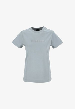 Svetlosivé tričko s krátkym rukávom a okrúhlym výstrihom, s vyvýrazneným logom "PINKO" umiestneným na strede hrudníka.
