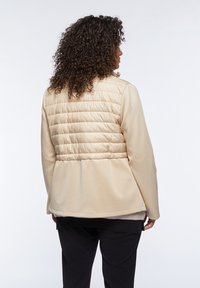 Fiorella Rubino Välikausitakki - beige