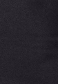 Unselected, black