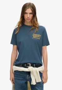 Superdry & Co - T-shirt z nadrukiem