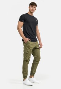 INDICODE JEANS LEVI - Reisitaskuhousut - army