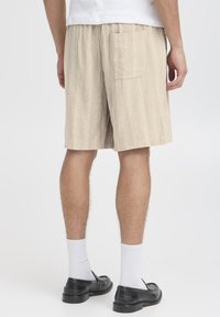 Solid SDLIAM LINEN MIX - Shorts - vetiver