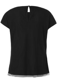 Schwarzes T-Shirt mit kurzen Ärmeln, rundem Halsausschnitt und einem kleinen Schlüsselaugenverschluss im Rücken. Glattes Material, lockerer Schnitt und graue Saumdetails.