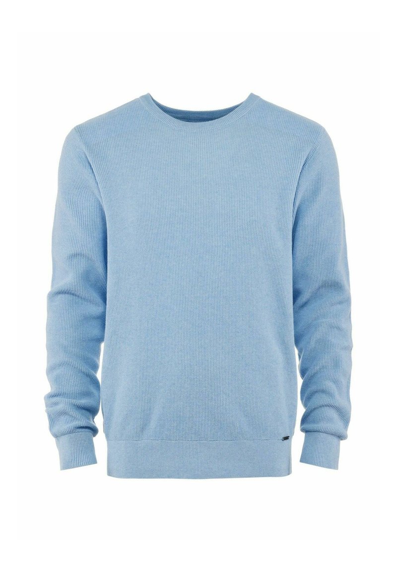 Helles blaues Langarmpullover mit gerippter Textur, rundem Ausschnitt und einem subtilen Markenlabel am Saum. Schlichtes, tailliertes Design.