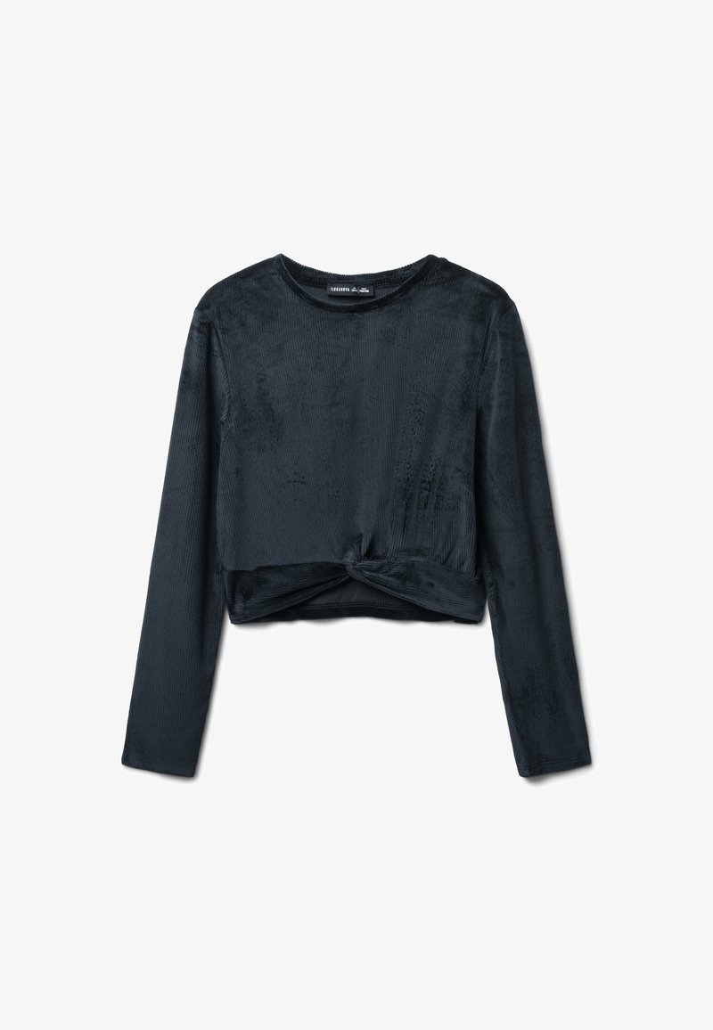 Czarny krótki top z długim rękawem z miękkiego materiału o prążkowanej teksturze, z wiązanym detalem z przodu i okrągłym dekoltem.