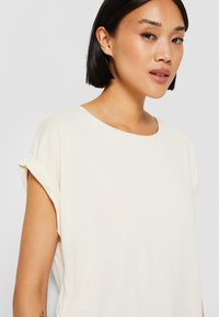 Urban Classics EXTENDED SHOULDER - Pamata T-krekls - whitesand