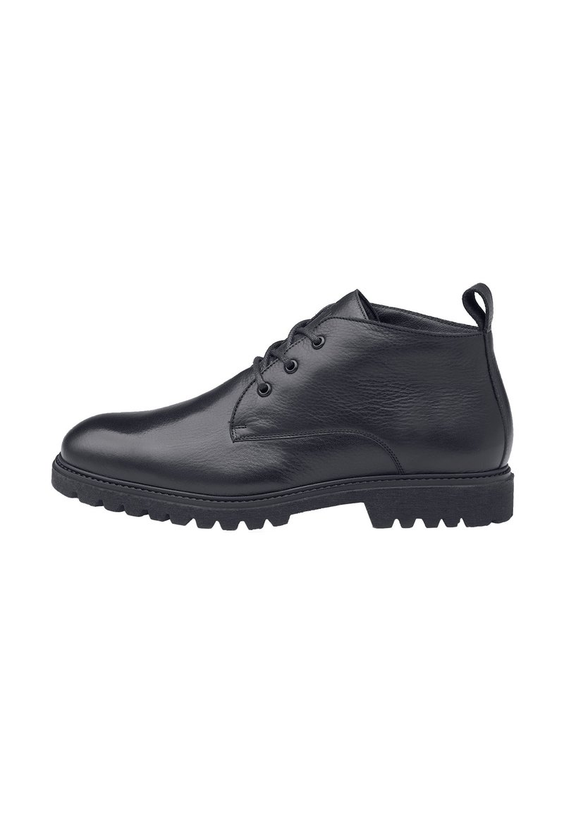 Bottes de cheville en cuir noir avec bout arrondi, lacets à six œillets, surface texturée et semelle en caoutchouc robuste avec un profil prononcé.