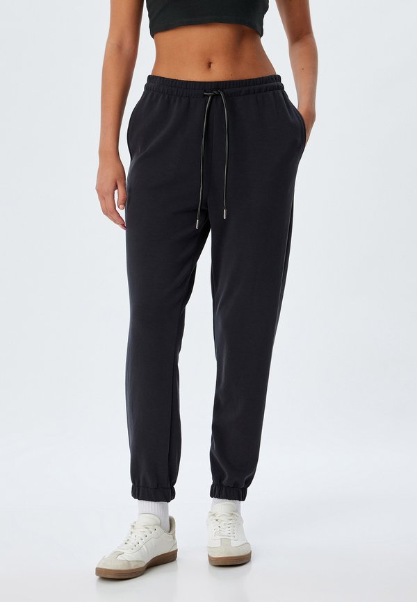 JOGGER - Jogginghose