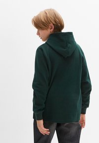 bonprix Felpa con cappuccio - green