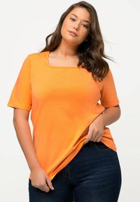 Ulla Popken CARREE-AUSSCHNITT - T-shirt basic - orange