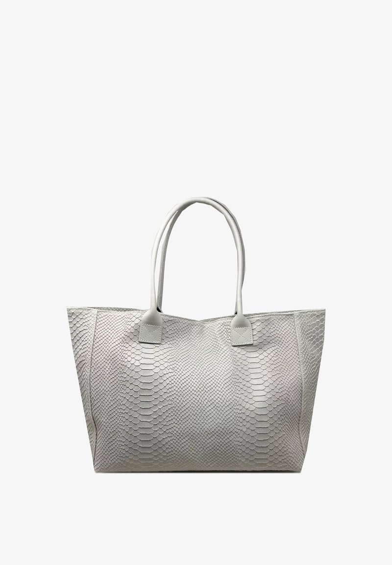 Lysegrå tote taske med et struktureret slangeskinds mønster, forsynet med to håndtag og en vinkelret form, lavet af syntetisk materiale.