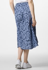 Seaside SANKT CLAUD  - Gonna a portafoglio - daisey flower blue