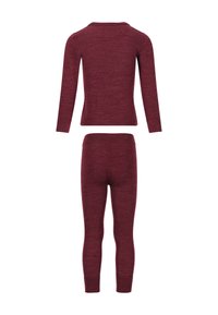 Bordeaux rotes Langarm-Oberteil und Leggings-Set aus weichem, strukturiertem Stoff. Das Oberteil hat einen runden Ausschnitt; die Leggings haben einen elastischen Bund.