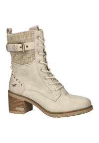 Bottines beiges en simili cuir avec un tige en tissu texturé, un laçage à l'avant, des détails en métal doré et un talon en bloc empilé.