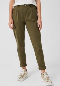 s.Oliver Cargobyxor - dark green