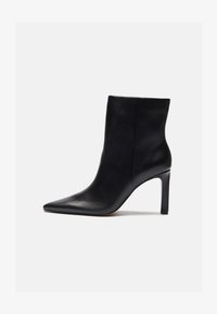 Selectat, black