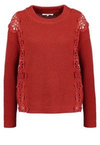 Maglione rosso lavorato a maglia con maniche lunghe, scollatura tonda e dettagli in pizzo intricati lungo i lati. Tessuto testurizzato con orlo a costine.