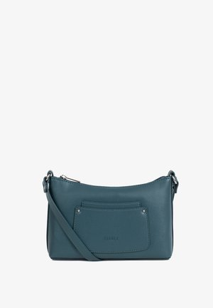Sac bandoulière en cuir texturé bleu sarcelle avec poche avant et sangle réglable, ferrures argentées et fermeture éclair.