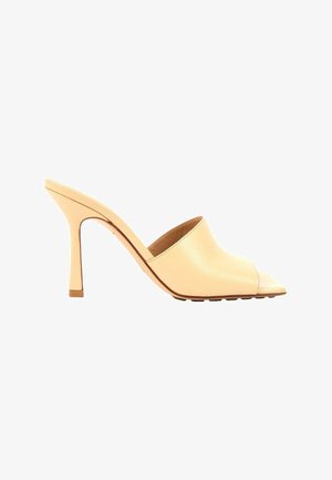 Bottega Veneta, Mules à talons - beige