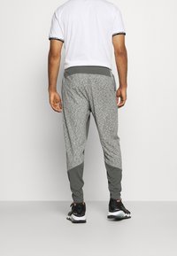 Puma Träningsbyxor - grey