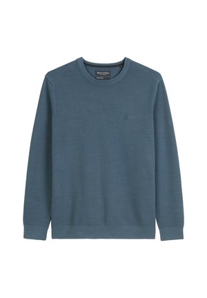 Pull en laine bleu clair texturé avec col rond, manches longues et un petit logo sur la poitrine. Tissu doux avec des poignets et un ourlet côtelés.