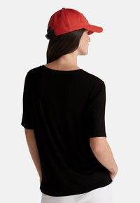 United Colors of Benetton V-NECK  - Jednoduché tričko - black