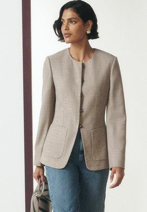 Next, PETITE FIT - COLLARLESS FITTED BLAZER - Blazer - neutral