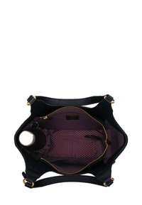 Sac à bandoulière en cuir noir avec quincaillerie dorée, présentant un intérieur à pois violets, une pochette à cordon et une poche latérale. Design spacieux.