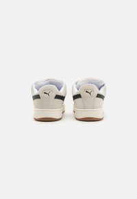 Puma UNISEX - Gördeszkacipők - warm white/black