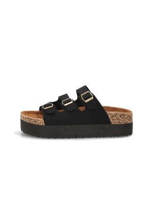 Sandalia de plataforma negra con suela de corcho, tres tiras ajustables con hebilla y una suela exterior de goma negra texturizada.