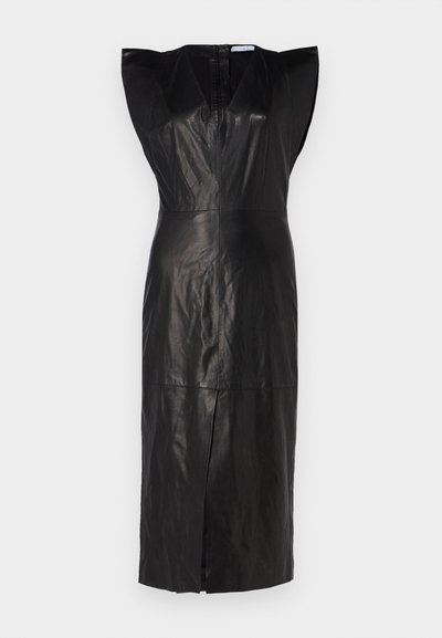 Musta nahkamekko v-pääntiellä, lyhyillä puffihihoilla ja edessä halkiolla. Sileä tekstiili ja kapea leikkaus, takana piilotettu vetoketju.