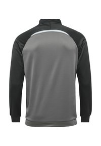 Pullover grigio e nero a maniche lunghe con colletto alto, texture liscia e dettagli a contrasto sulle spalle in grigio chiaro.