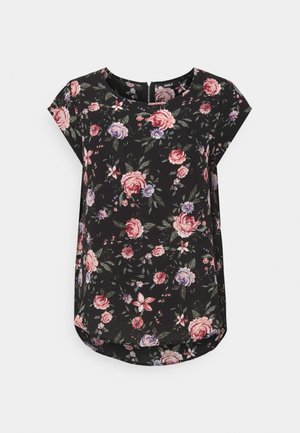 Blouse noire à manches courtes avec motif floral rose, violet et rouge et col rond.