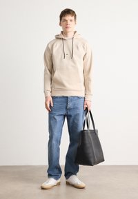 Thumbnail Image 3